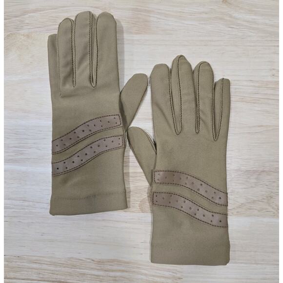 Women's Sheer Energy Gloves By Leggs One Size Stretch Fit Beige Tan - Picture 3 of 8